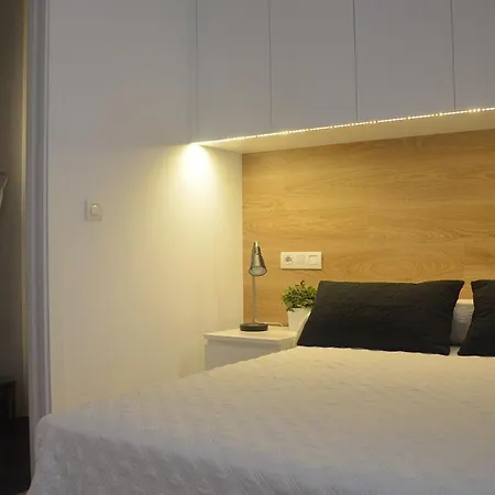 Atrium Apartment *