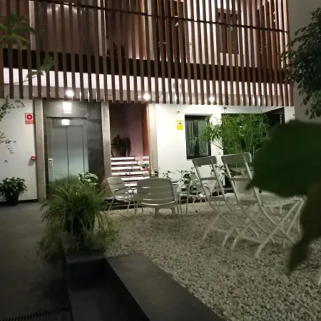 Atrium Apartment *