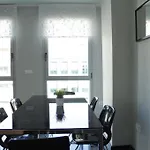 Atrium Apartment *